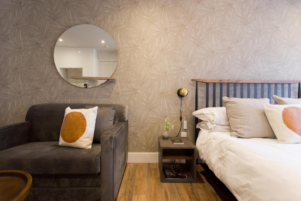 Romantic Studio In The Heart Of Little Italy By Den Stays Montréal Esterno foto