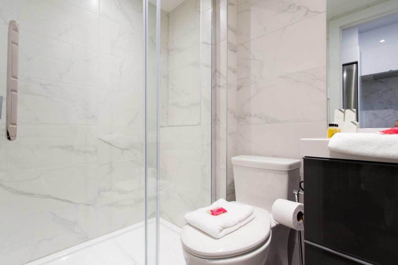 Romantic Studio In The Heart Of Little Italy By Den Stays Montréal Esterno foto