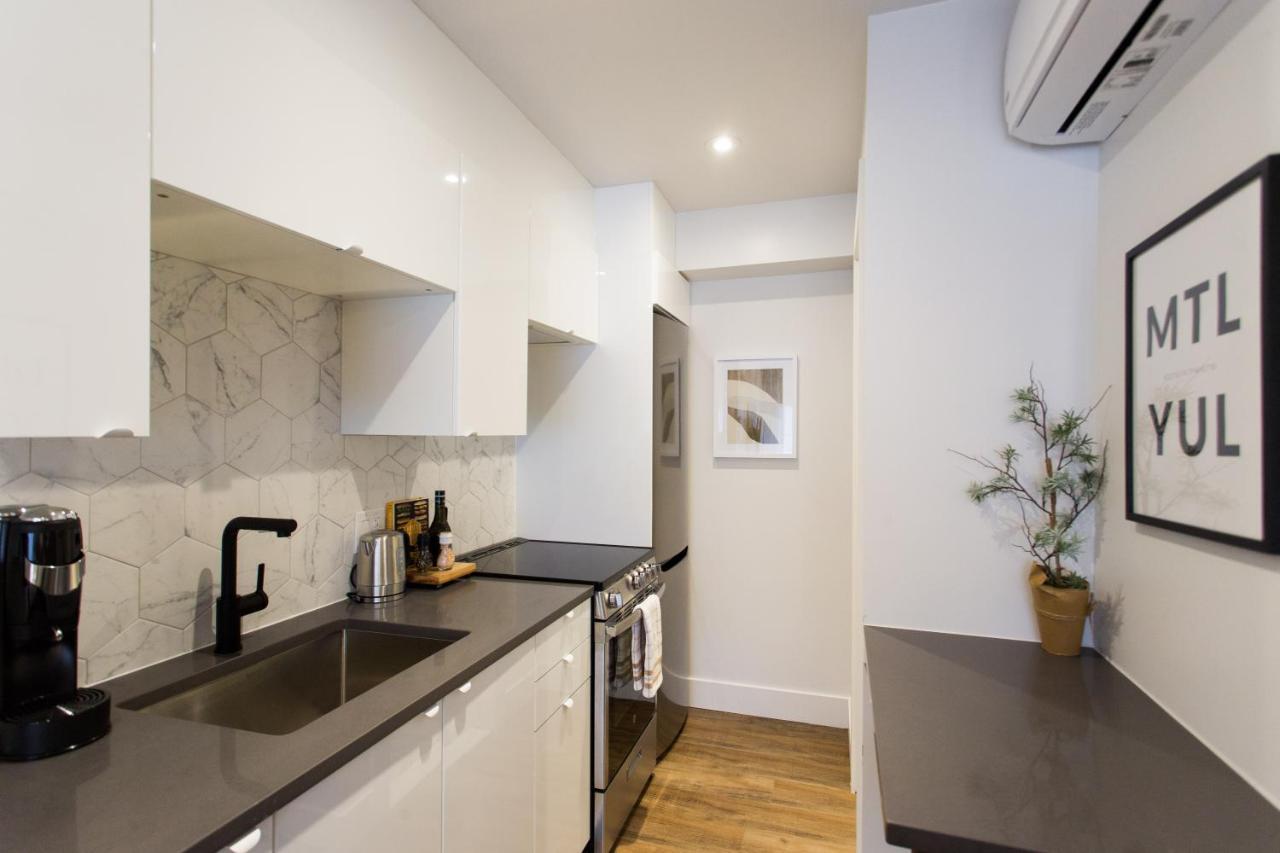 Romantic Studio In The Heart Of Little Italy By Den Stays Montréal Esterno foto