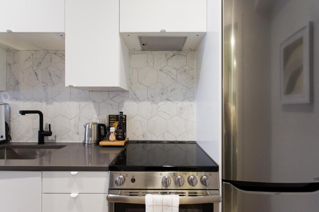 Romantic Studio In The Heart Of Little Italy By Den Stays Montréal Esterno foto