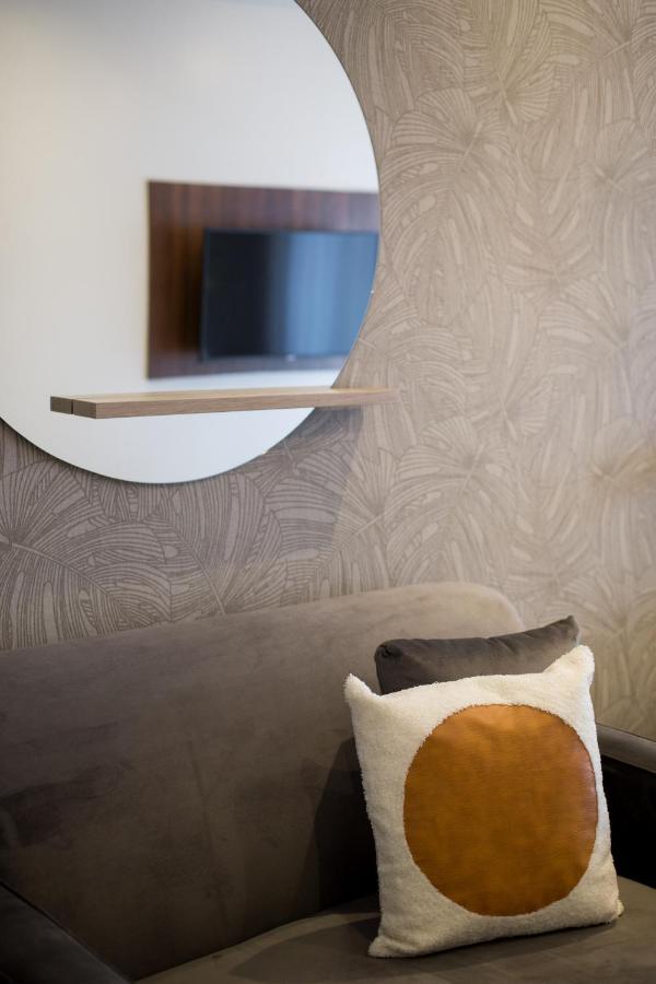 Romantic Studio In The Heart Of Little Italy By Den Stays Montréal Esterno foto
